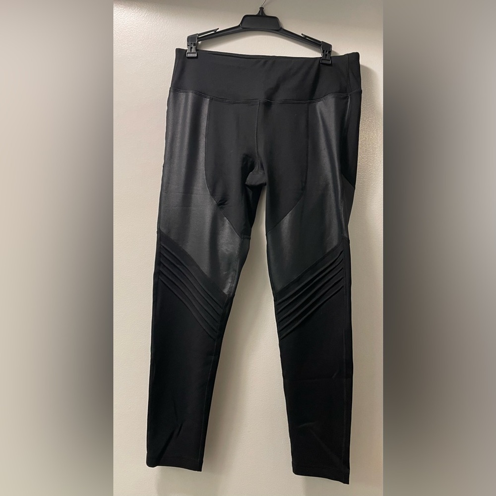 NWOT Black Women's Faux Leather Moto Style Leggings